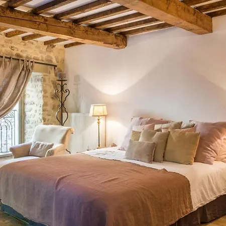 Sleeps 6 Pool Wifi Villa
