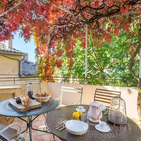 Sleeps 6 Pool Wifi Villa